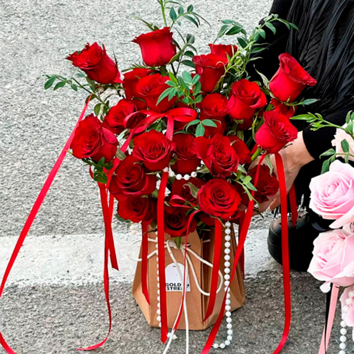 Empaque floral impermeable, caja floral kraft impermeable.