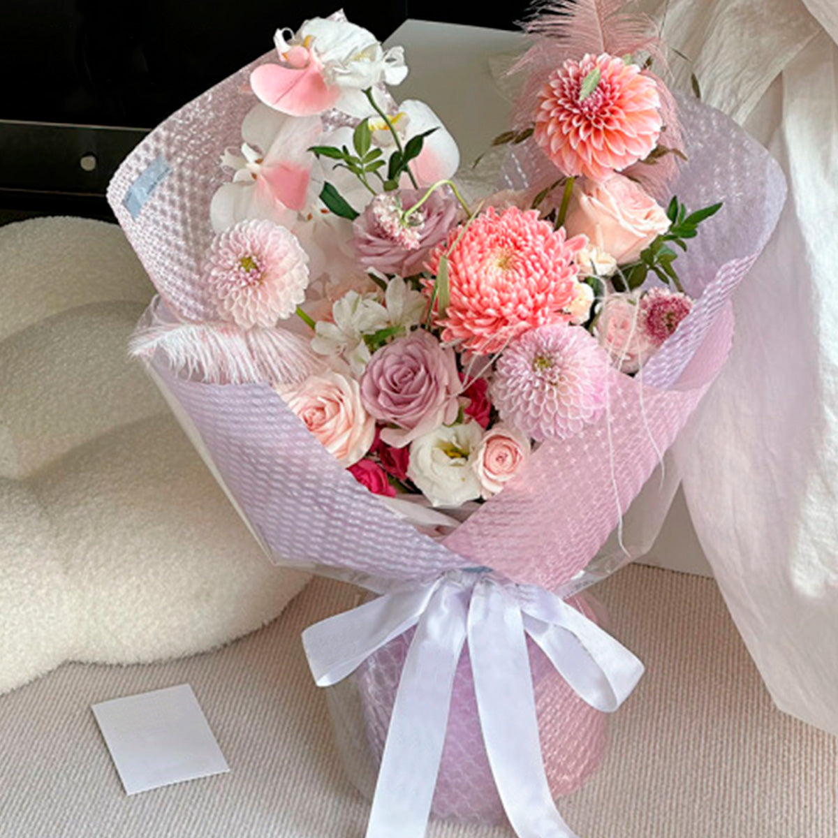 Ramo de papel coreano con textura burbuja color rosa