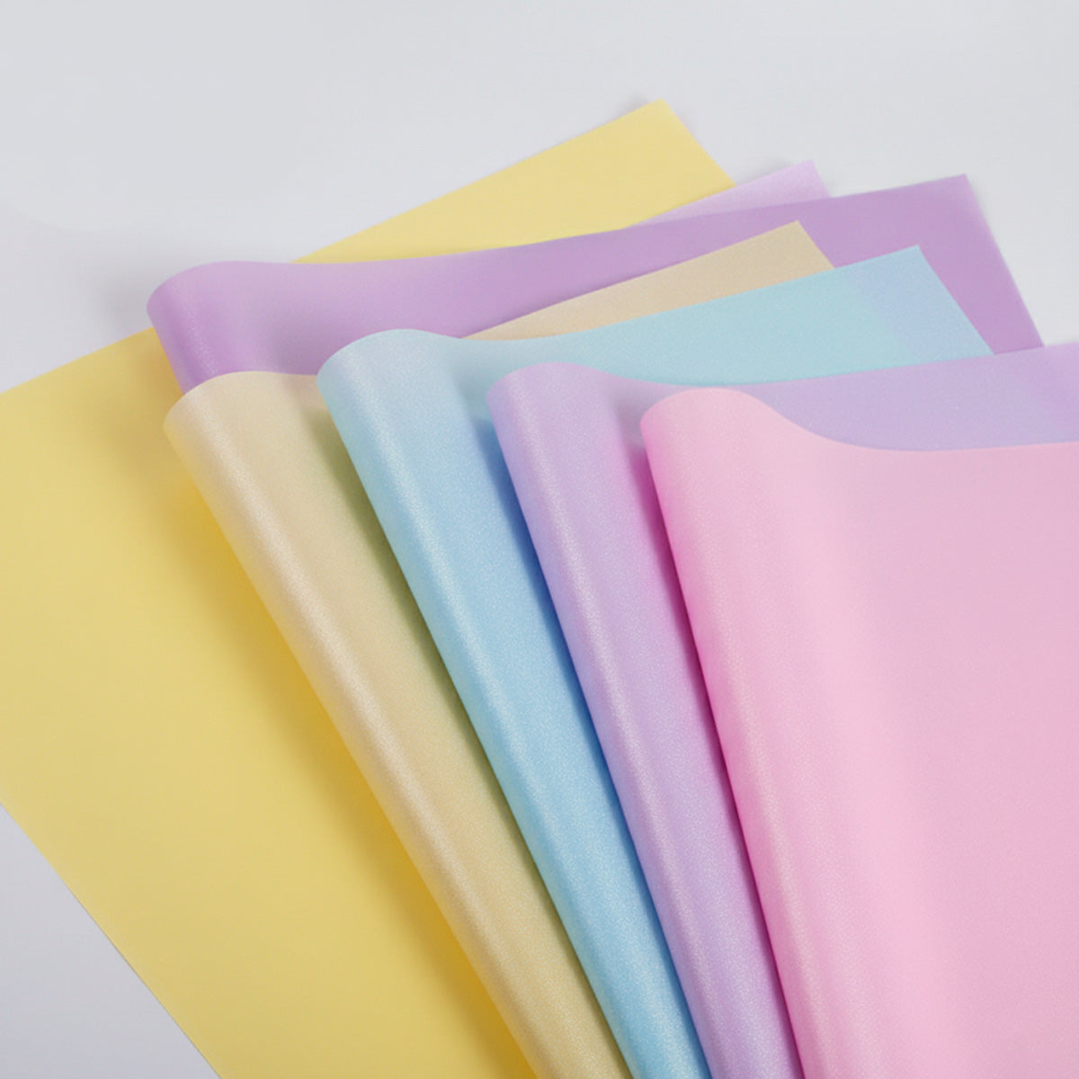 Papel para ramos florales doble vista glitter–metálico paquete 20 pliegos 50x70 cm