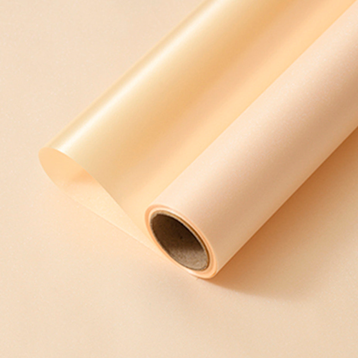 Papel plástico beige para ramos