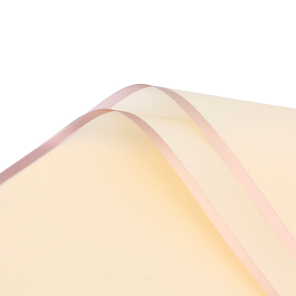 Papel coreano premium translúcido e impermeable con franjas doradas para ramos de flores  en paquete de 20 pliegos, color amarillo claro.