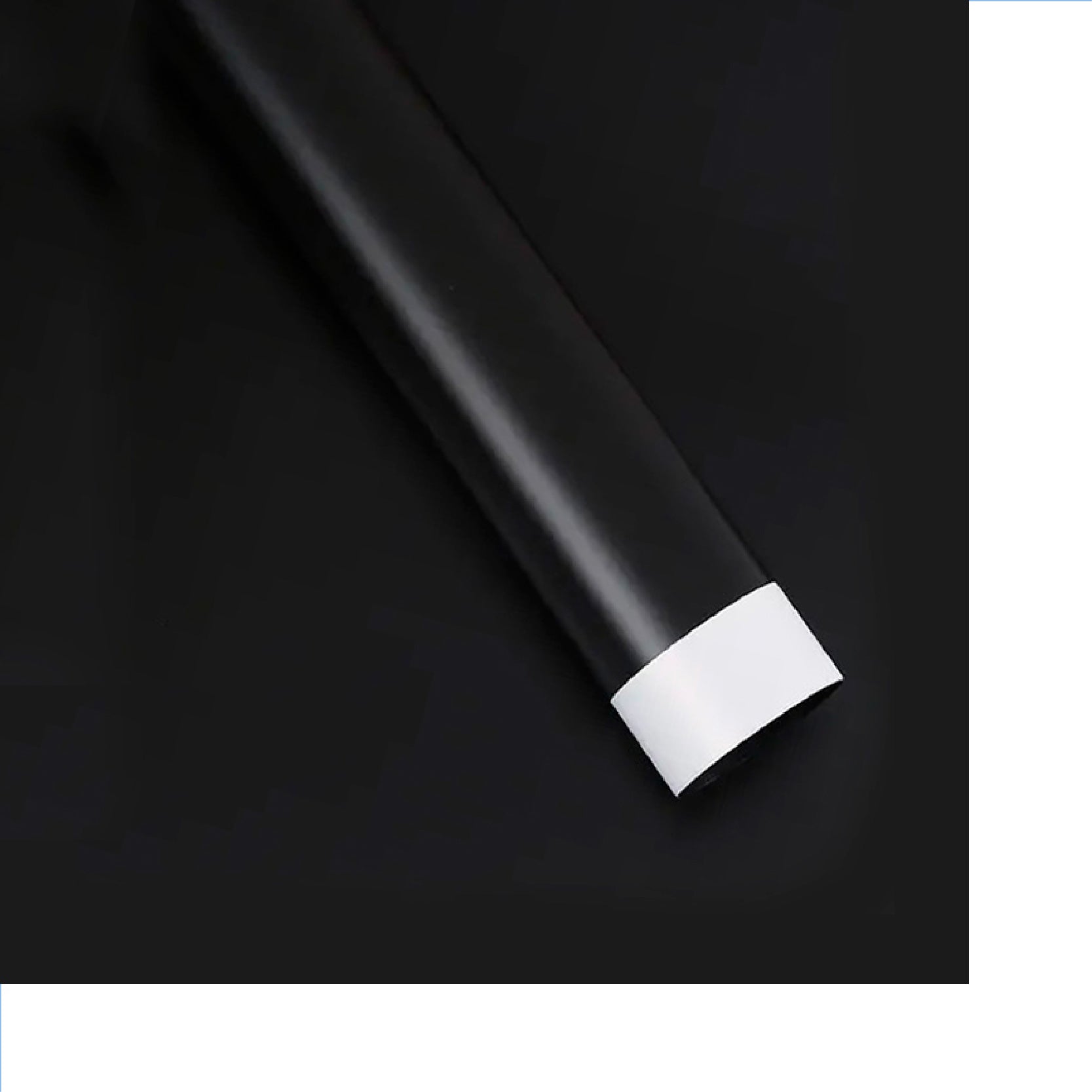 Paquete de 20 pliegos de papel coreano mate con diseño de franjas en colores negro. Material resistente al agua para ramos de flores.