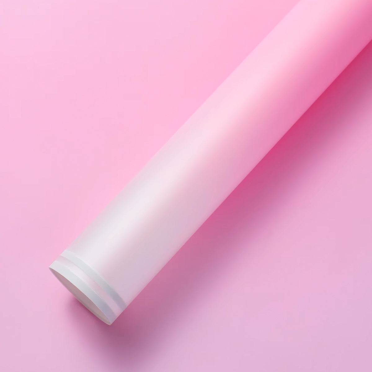 Paquete de 20 pliegos de papel coreano degradado con marco blanco en colores rosa. Ideal para envolver ramos y flores. Insumos para florerías.