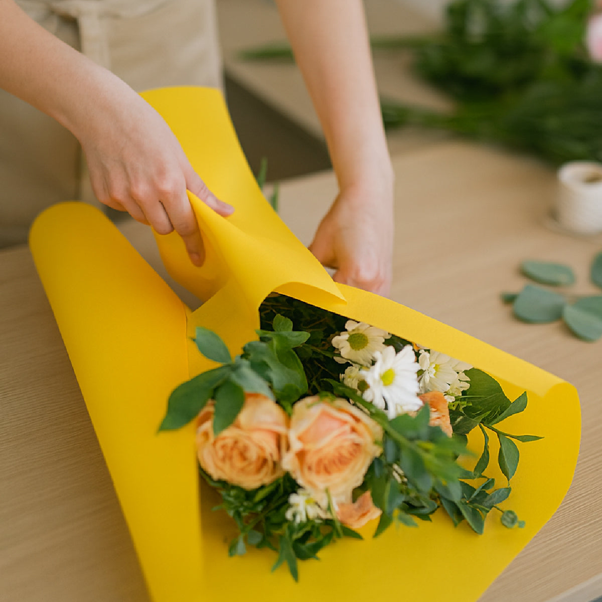 Papel plástico brillante tipo glitter ideal para ramos