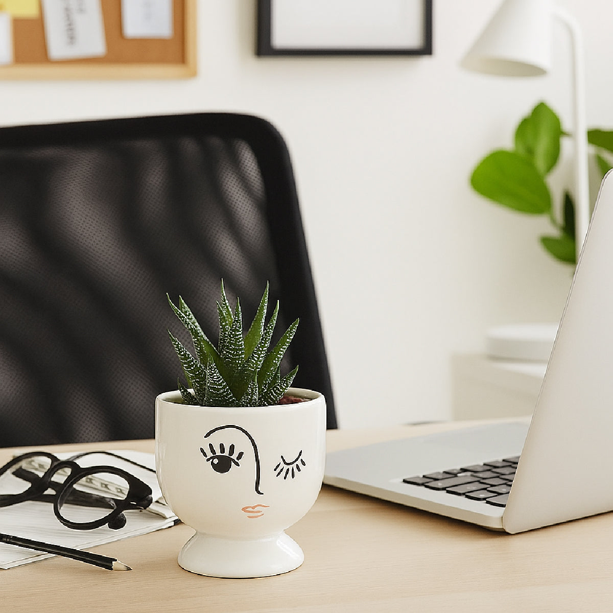 Maceta de cerámica con carita decorativa paq. 3 pzas